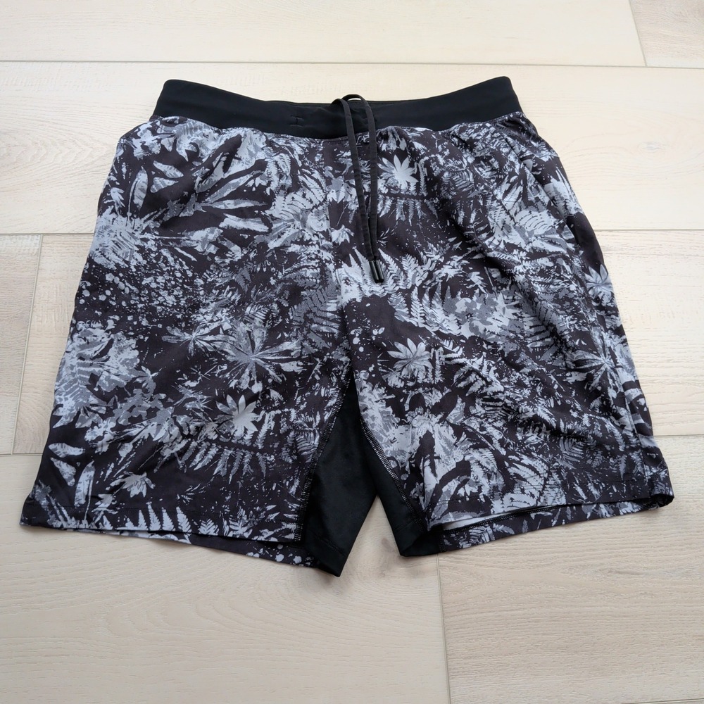 Lululemon T.H.E. Lined Shorts Mens Large Ice Grey Black Fern Print Athletic